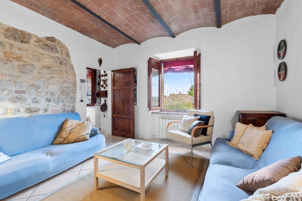 Property photo 3 of 27