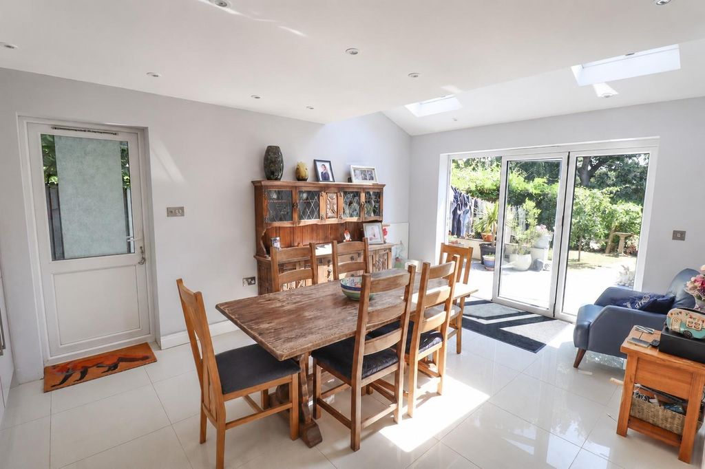 Property photo 3 of 19 Dining Area