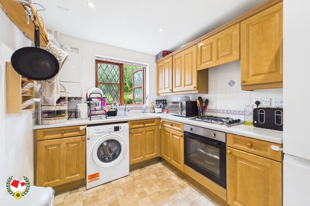 Property photo 3 of 12