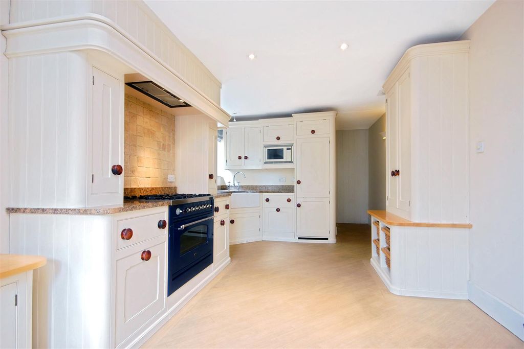 Property photo 3 of 10 Lounge, Kitchen/Dining Area