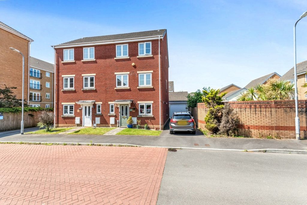 Property photo 1 of 32 4341100