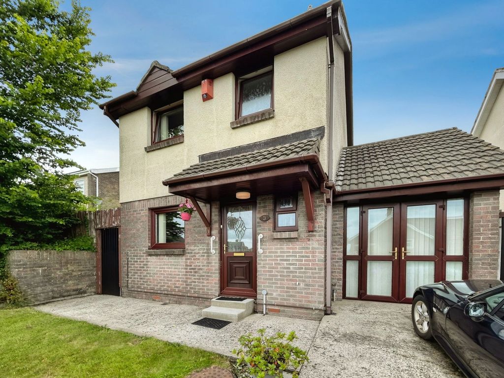Property photo 2 of 27