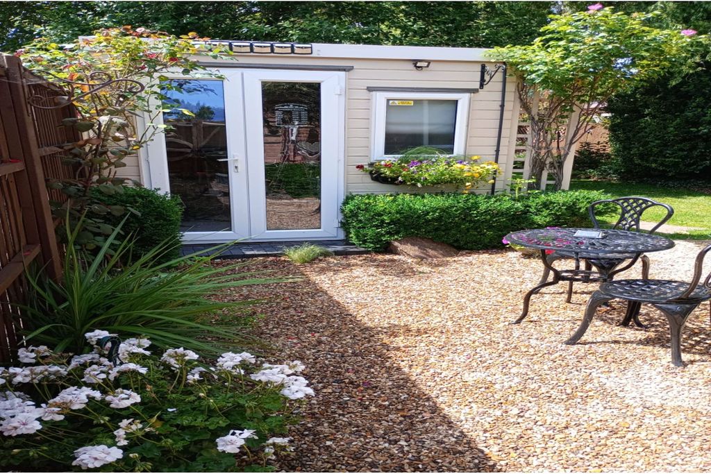Property photo 3 of 25