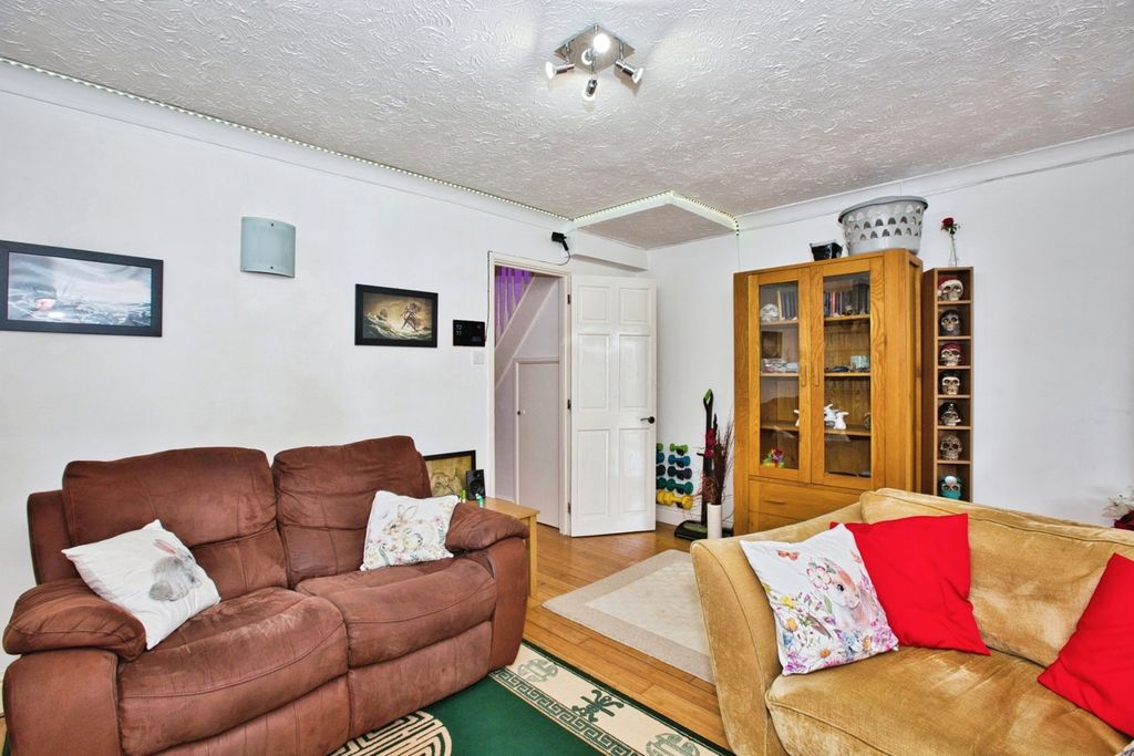 Property photo 2 of 16 Photo