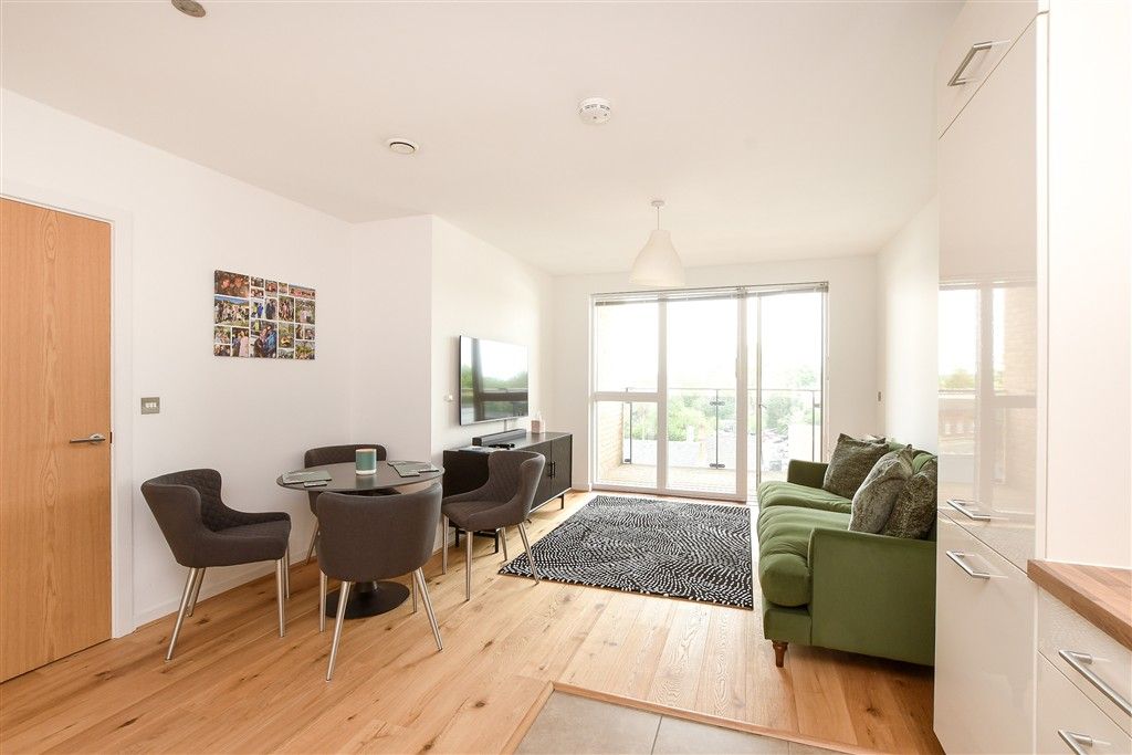 Property photo 2 of 13 Kitchen Lounge/Diner