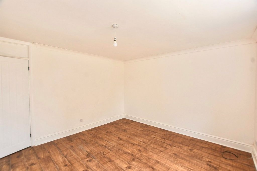Property photo 3 of 14 Living Room