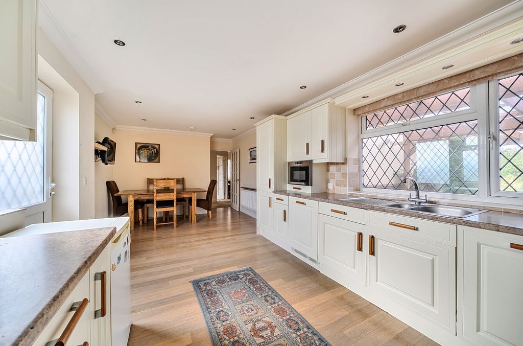 Property photo 2 of 13 1362666-19-68Dd22...