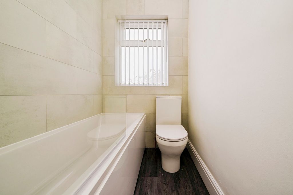 Property photo 3 of 16 Pbox-Img.Jpg