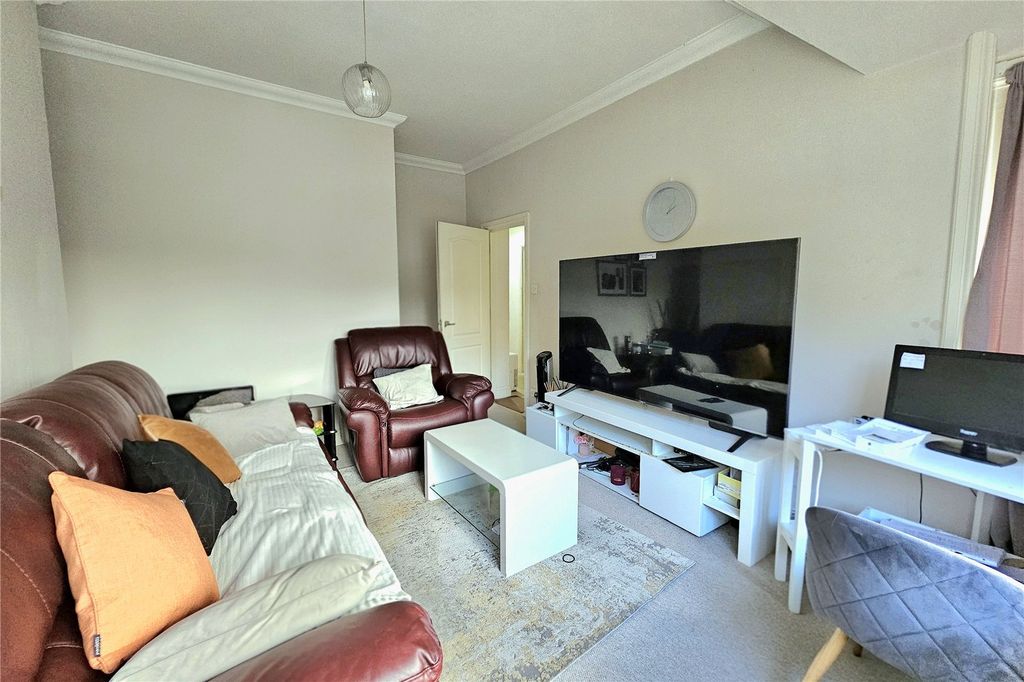 Property photo 3 of 10 Picture No. 06