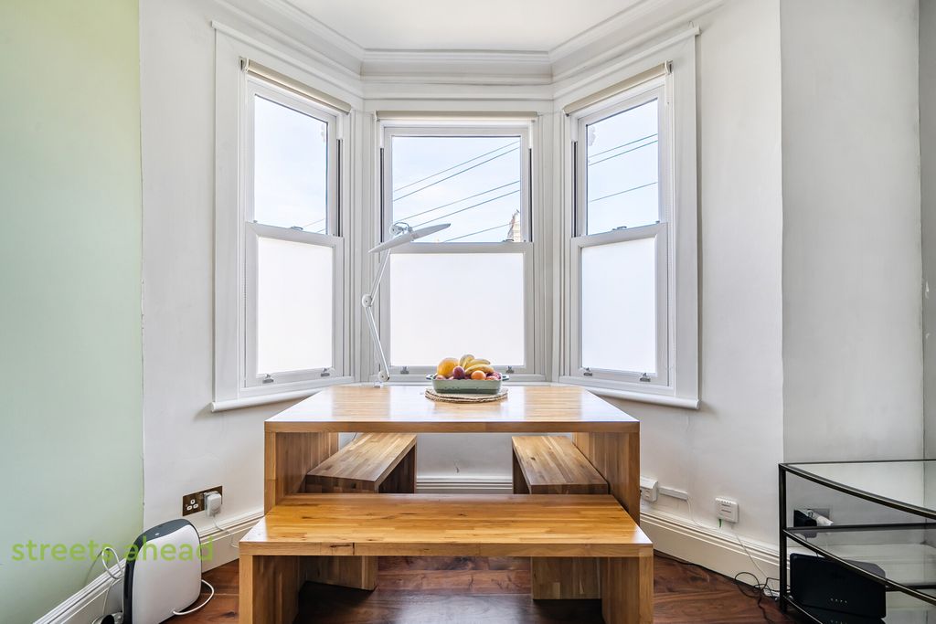 Property photo 3 of 12 c0Fce519-1209-409...