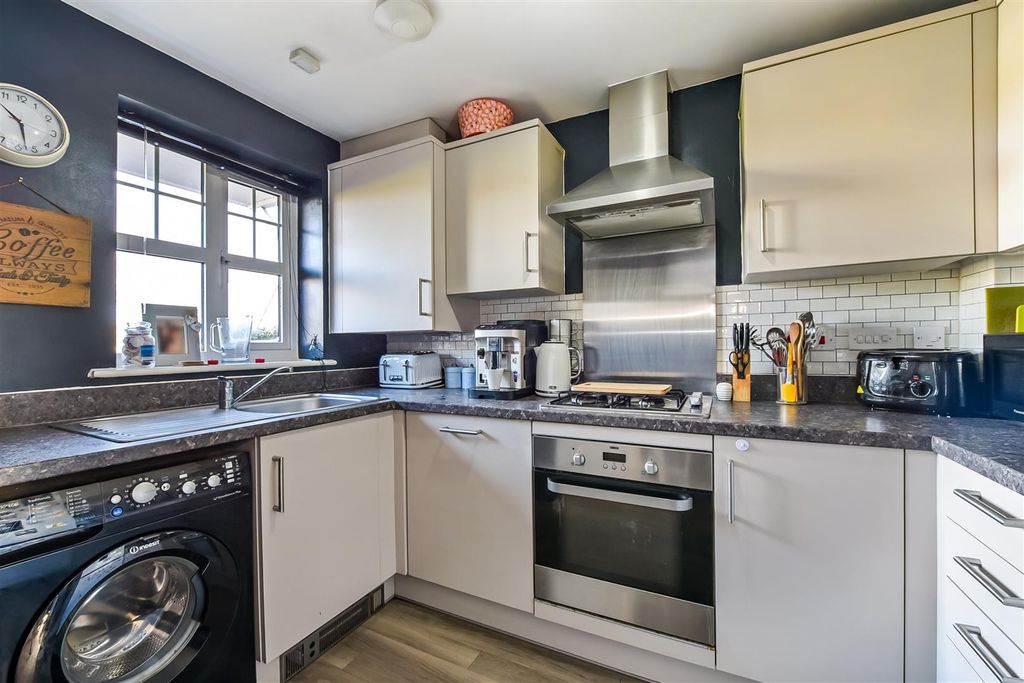 Property photo 3 of 18 Ph4_6313015.Jpg