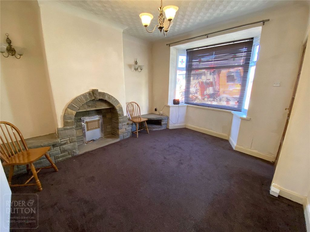 Property photo 3 of 10 Lounge