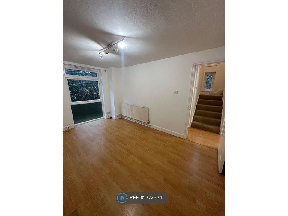 Property photo 3 of 22 Living Room