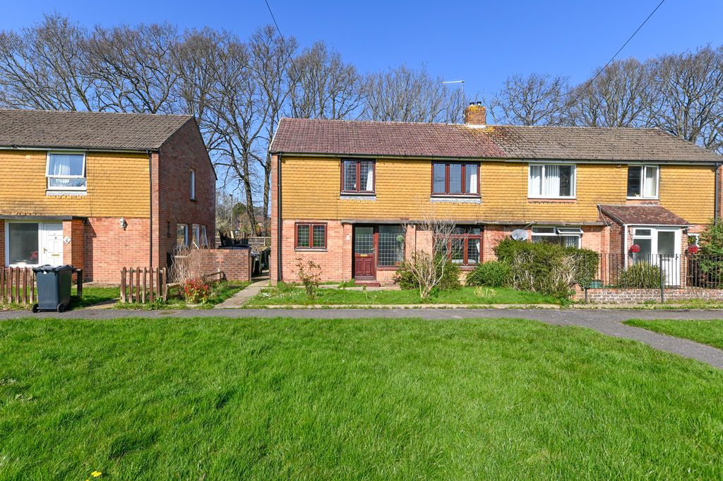 Property photo 1 of 14 Photo 6