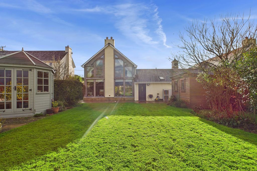 Property photo 1 of 30