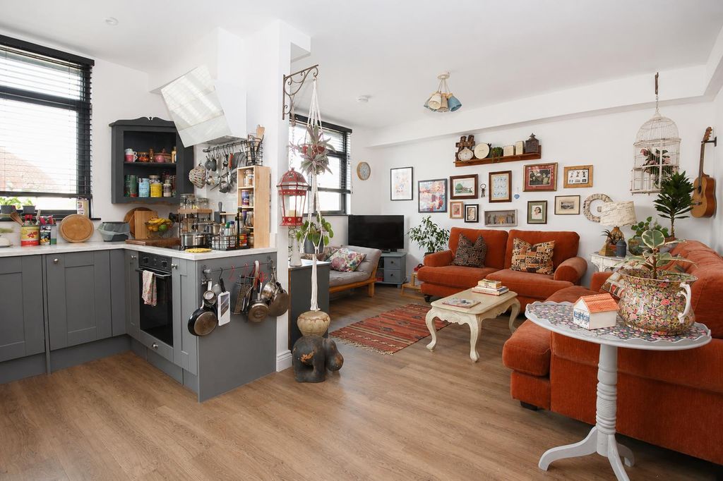 Property photo 3 of 15 5d2Ddddb-7782-4454-A45A-c3466A5F2c65.Png