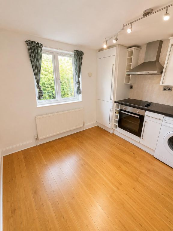 Property photo 2 of 9 2