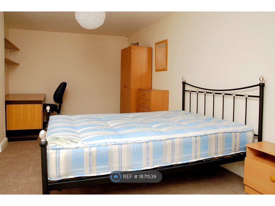 Property photo 2 of 23