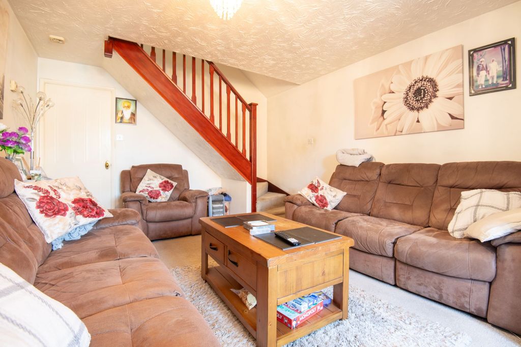Property photo 3 of 12
