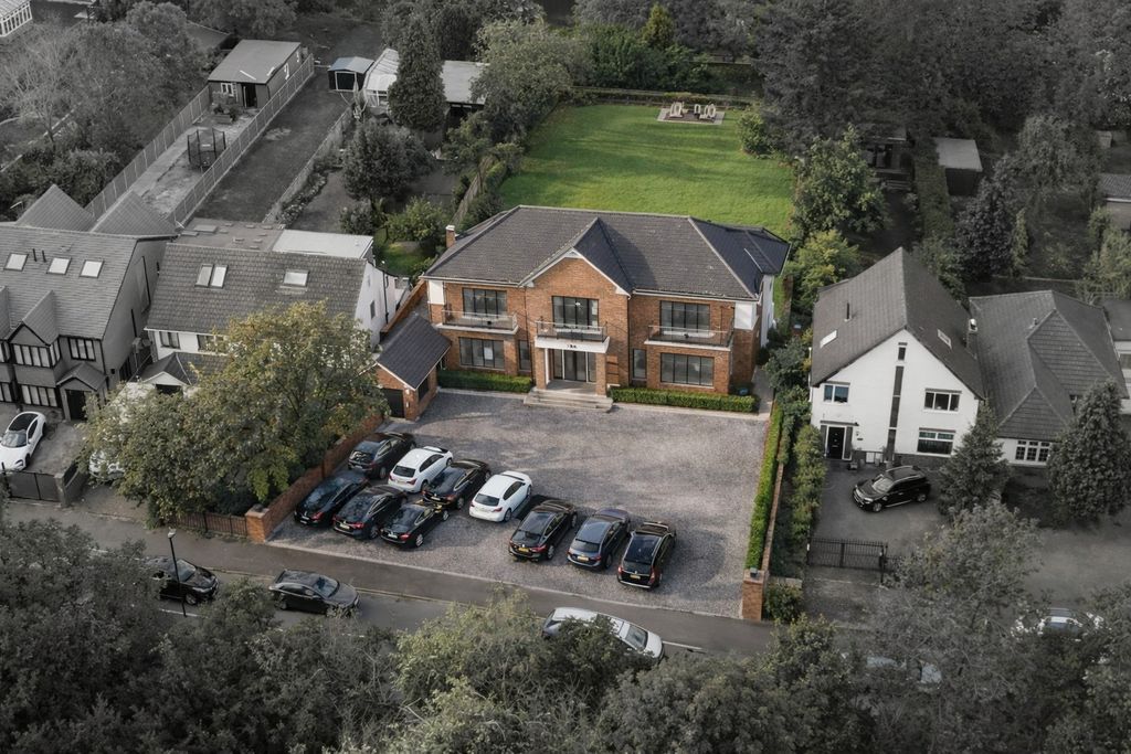 Property photo 3 of 21