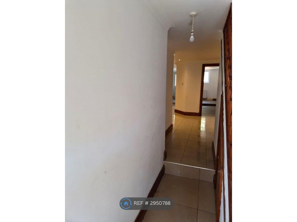 Property photo 2 of 27