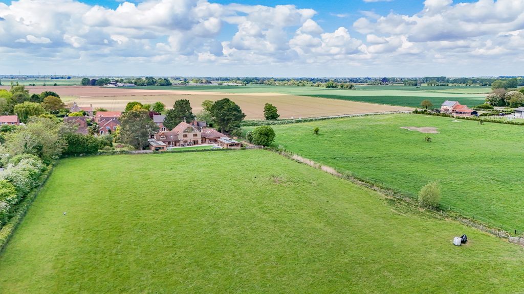 Property photo 3 of 51 5144917