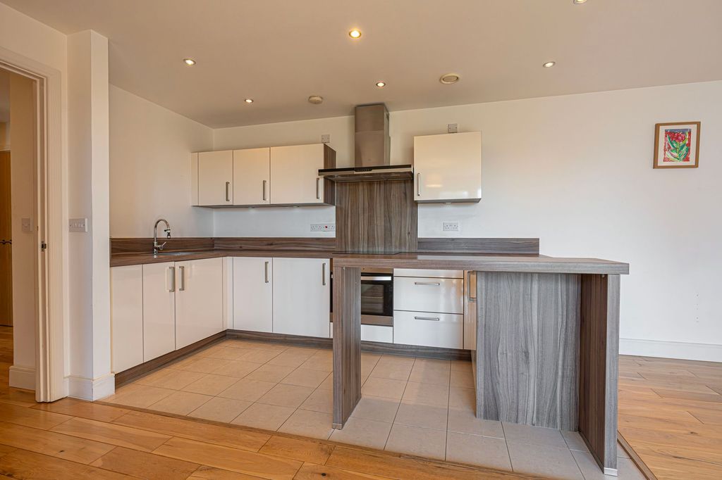 Property photo 3 of 21