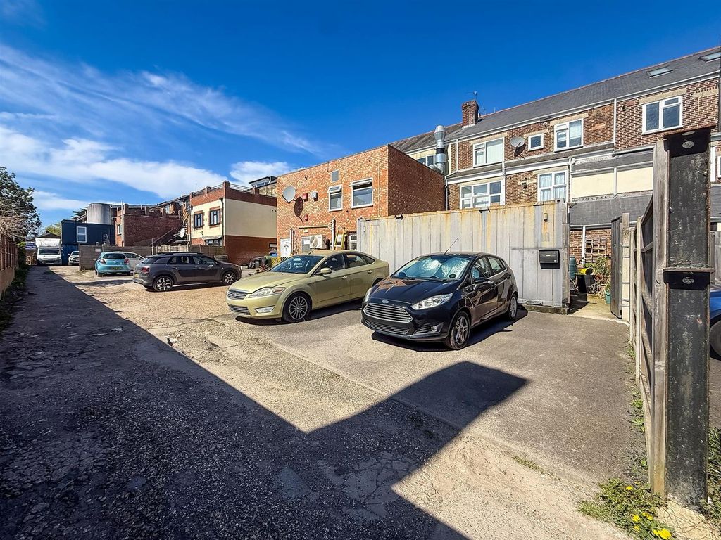 Property photo 2 of 16 Photo-2026-04-15-09-50-22 7.Jpg