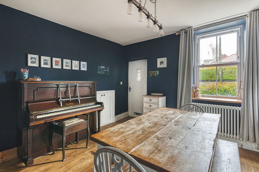 Property photo 3 of 43 Photo 23