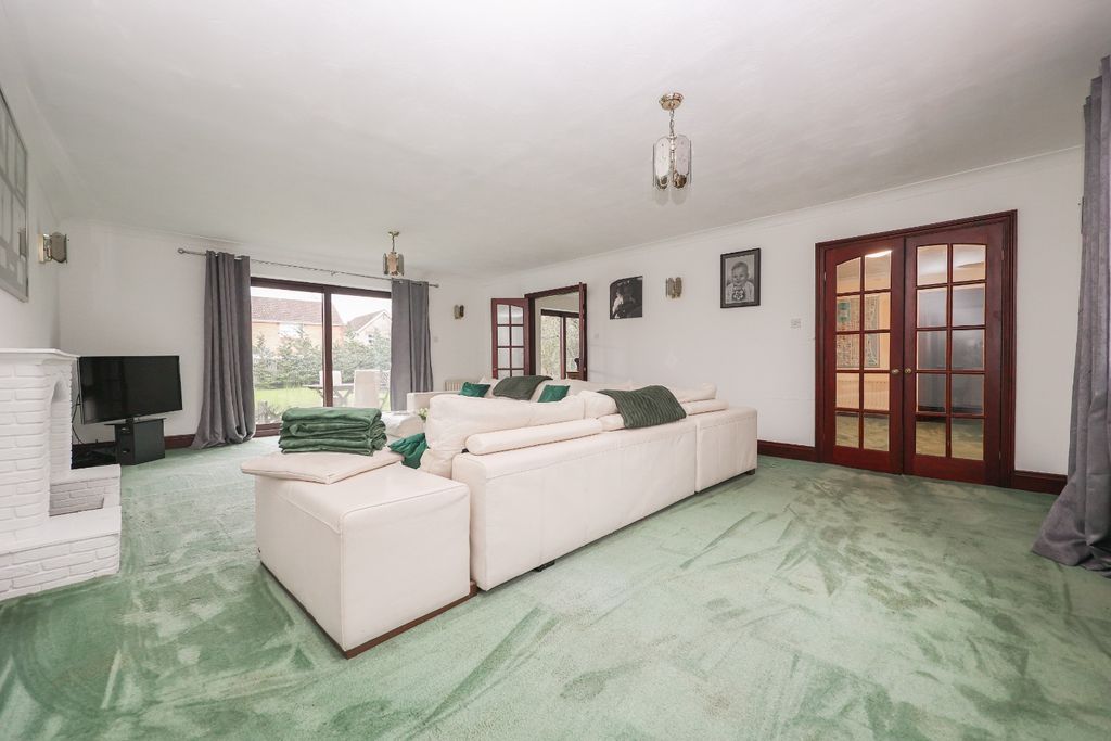 Property photo 2 of 27 4808521