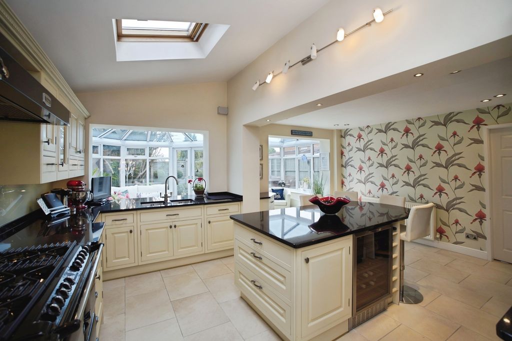 Property photo 3 of 18 Photo