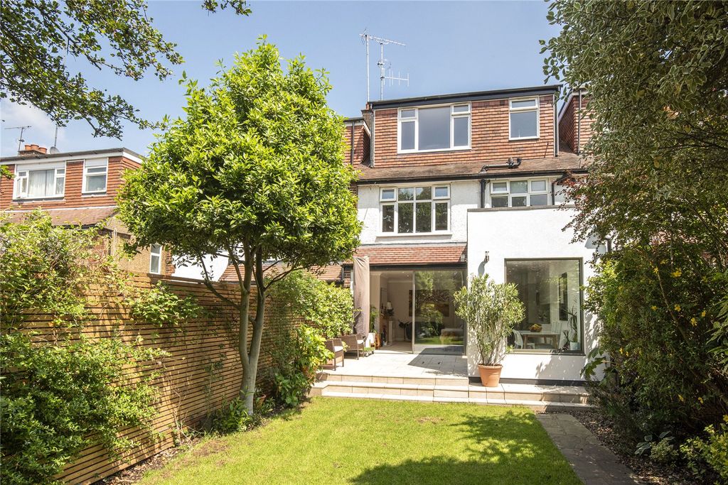 Property photo 2 of 36 Picture No. 17