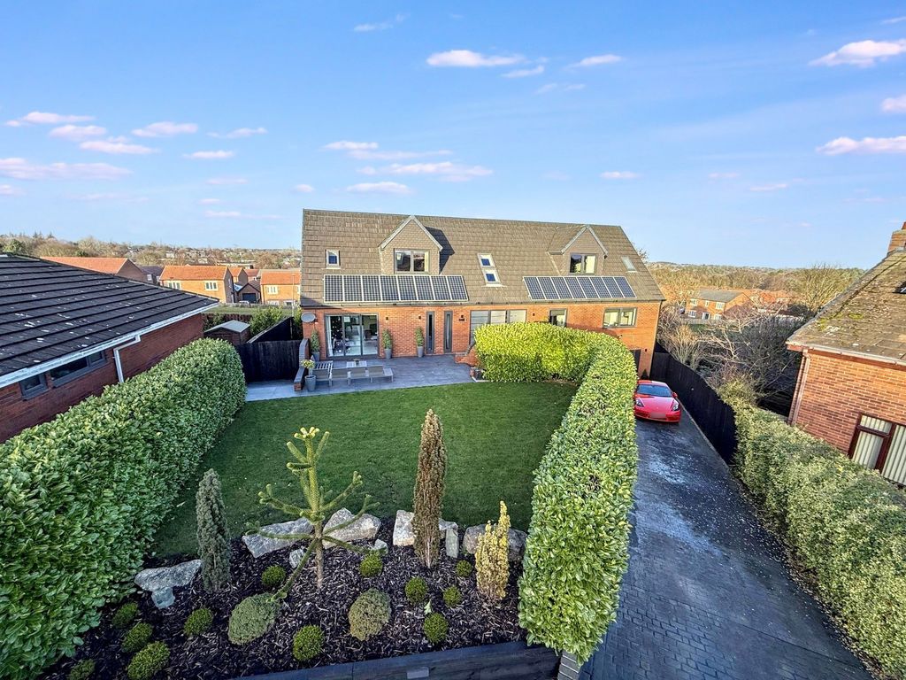 Property photo 3 of 51