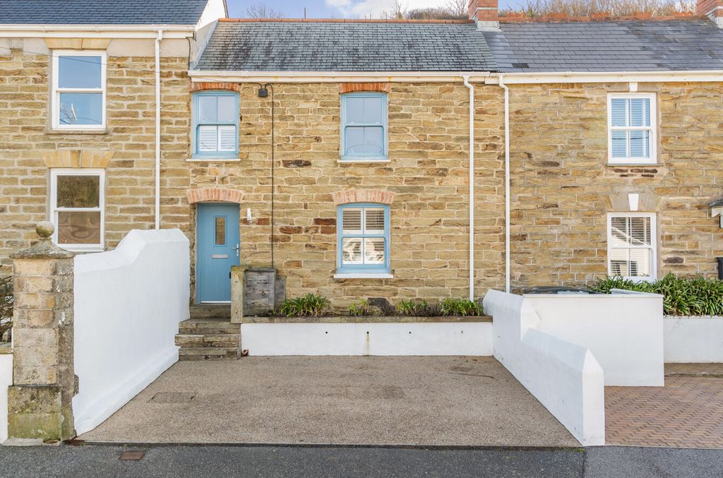 Property photo 2 of 18