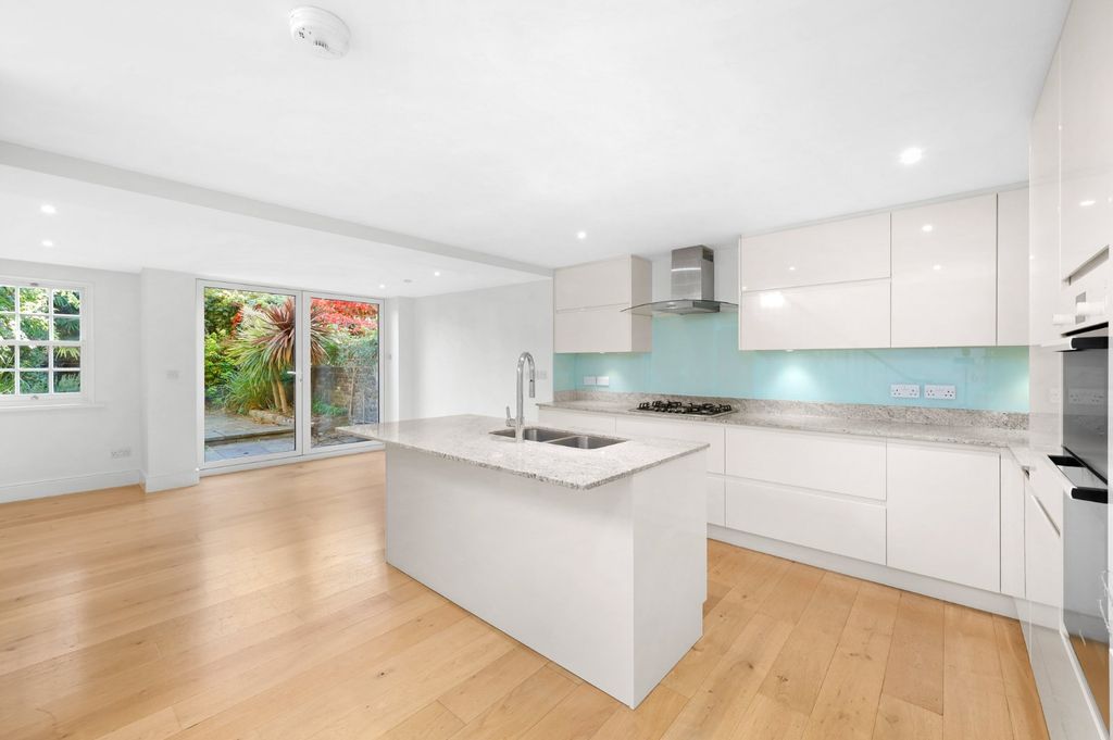 Property photo 1 of 29