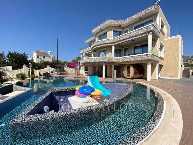 Property photo 3 of 19