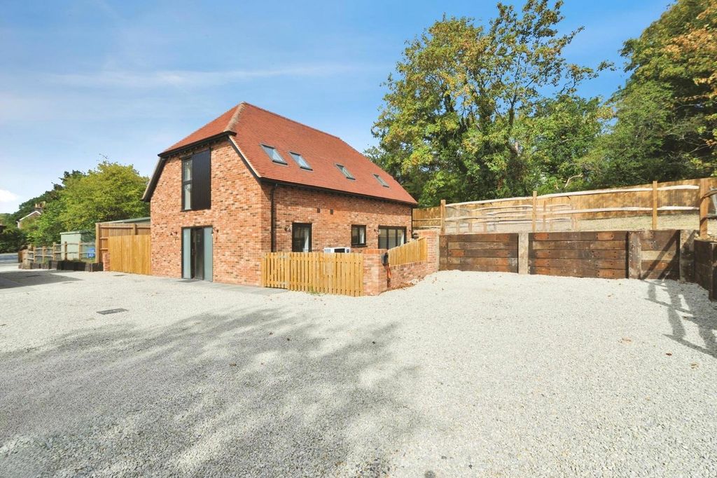 Property photo 1 of 12 Picture No. 22