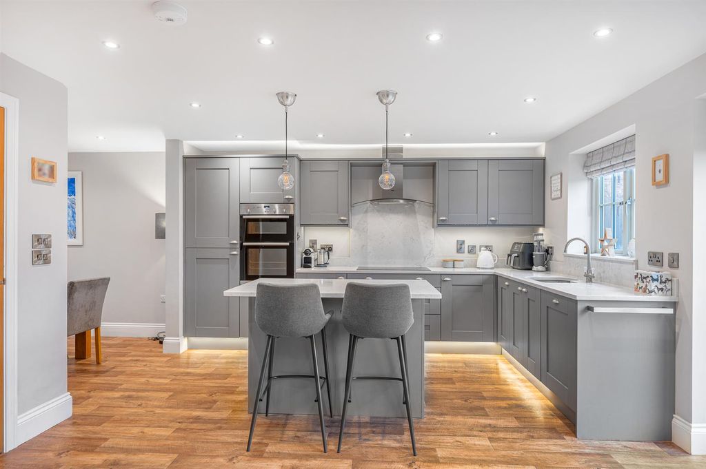 Property photo 3 of 10 Img_5115_2_Original.Jpg