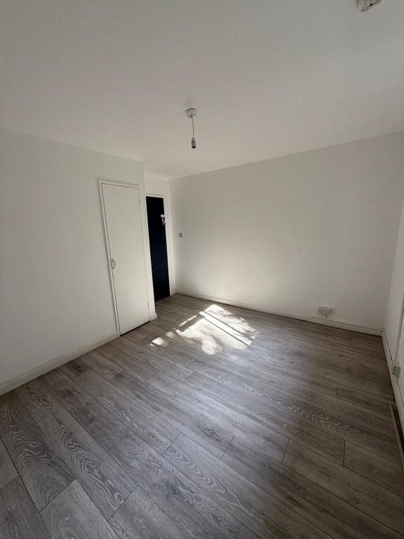 Property photo 3 of 3