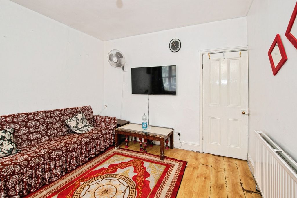 Property photo 2 of 17 Photo