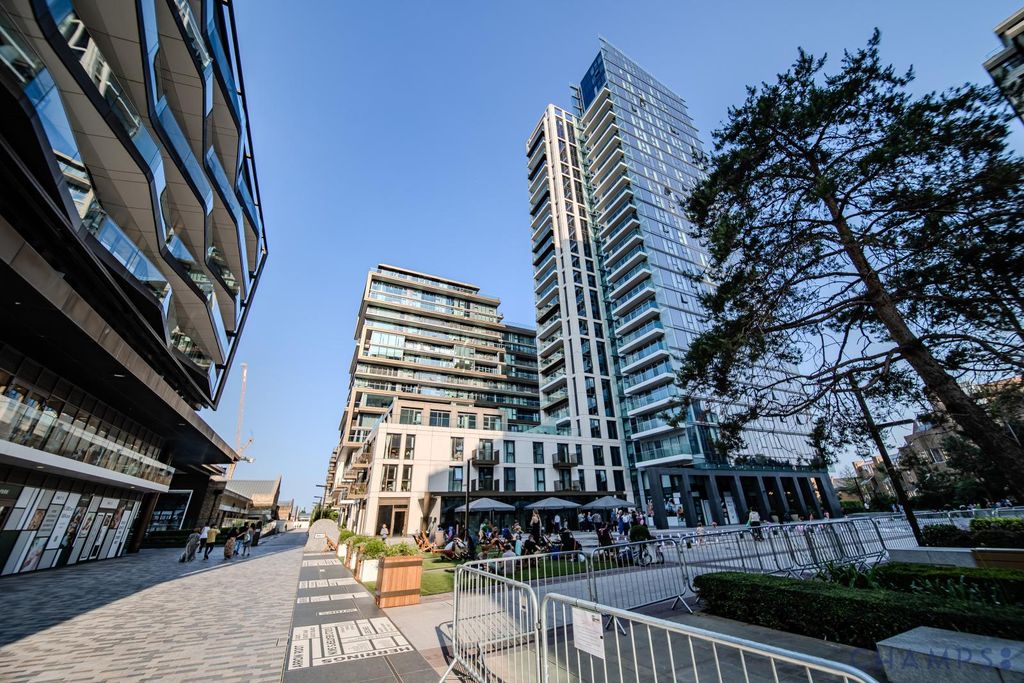 Property photo 1 of 2 1 Bed Flat To Rent Merino Gardens, London E1W