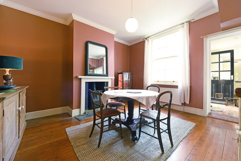 Property photo 2 of 23