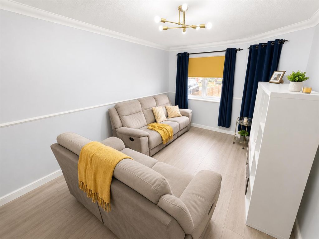 Property photo 2 of 12 04202Fea.Png