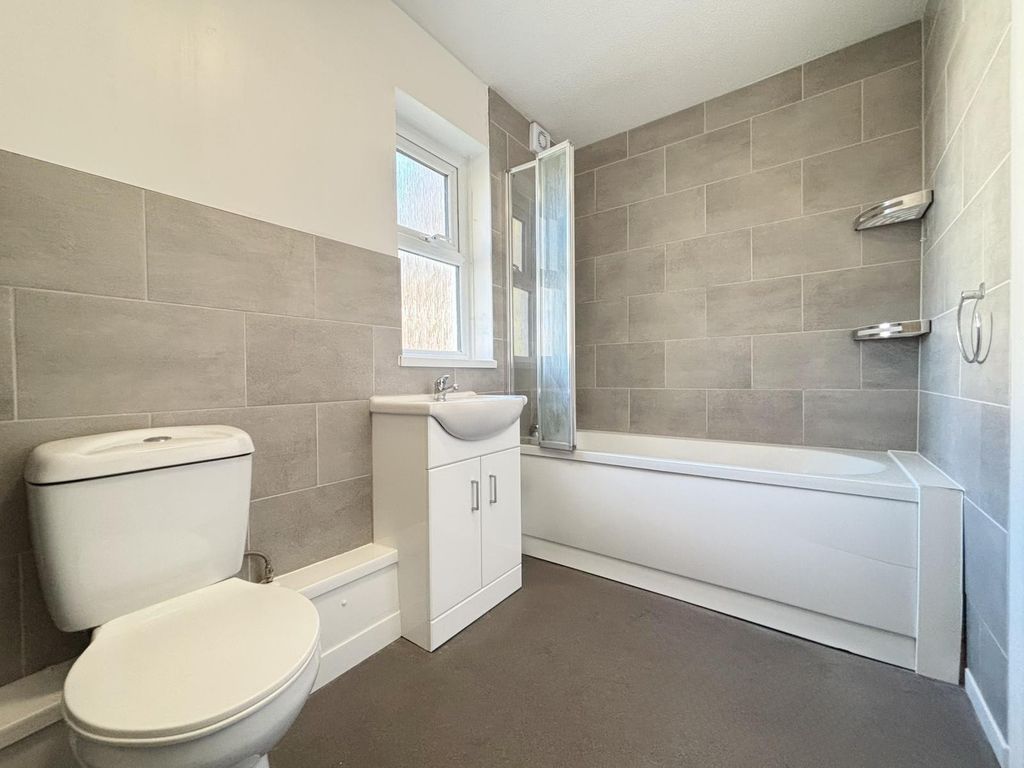 Property photo 2 of 9 Photo 5