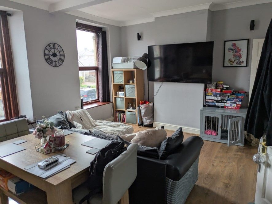 Property photo 2 of 32