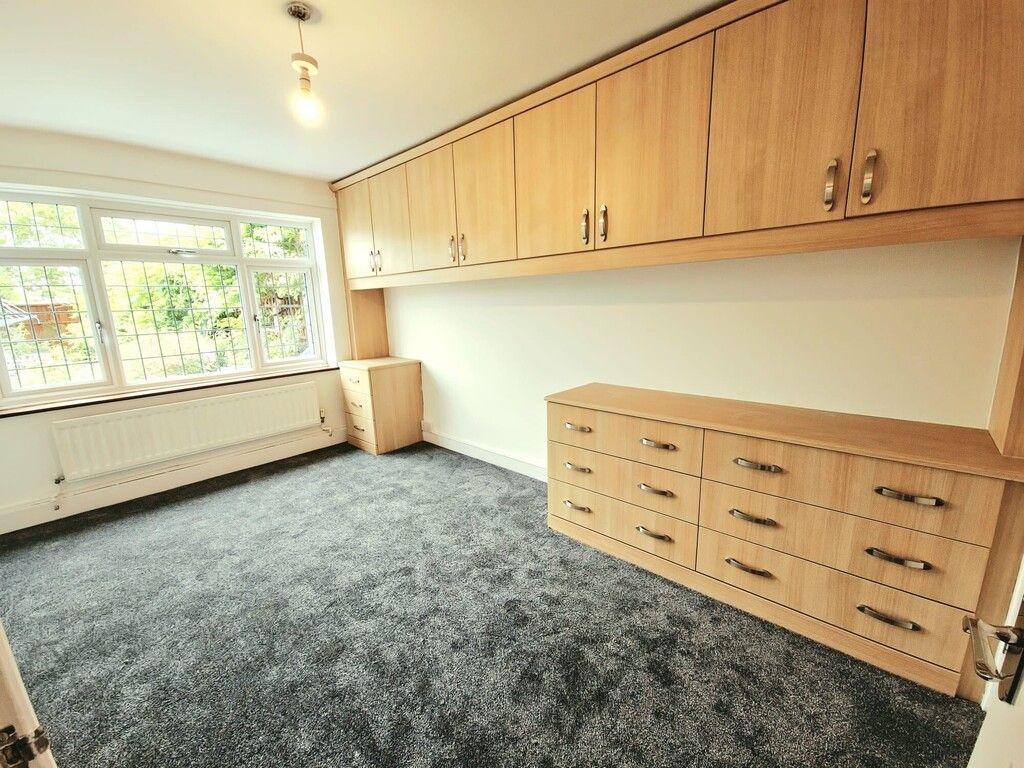 Property photo 3 of 6 Main Bedroom