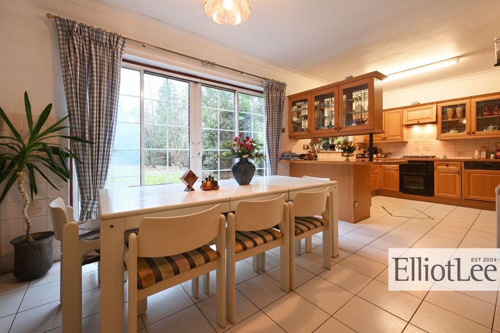 Property photo 3 of 21