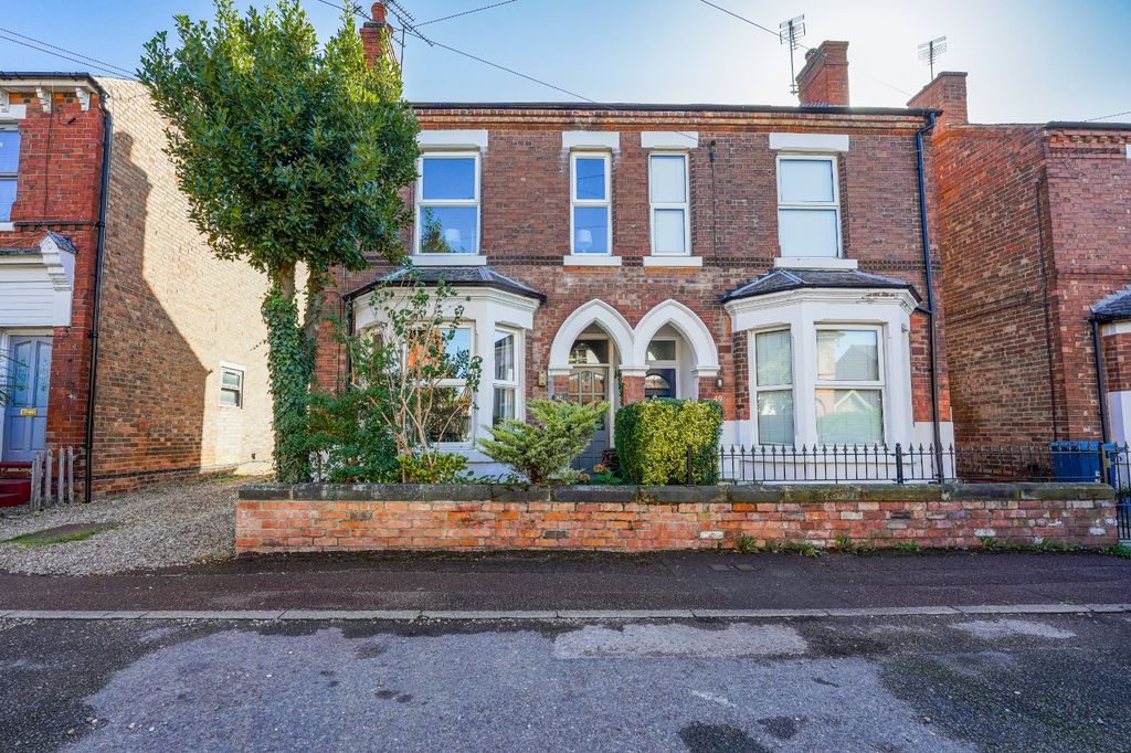 Property photo 2 of 34 Picture No. 07