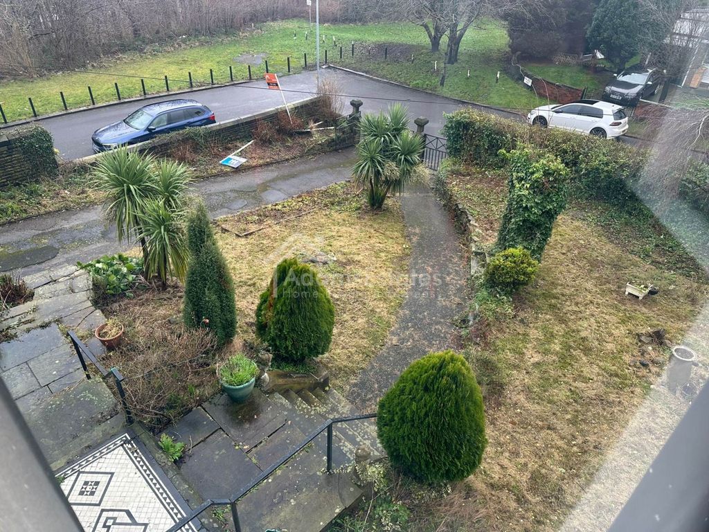 Additional image 19 of 10 bed semi-detached house for saleHill Crest Road, Dewsbury WF12