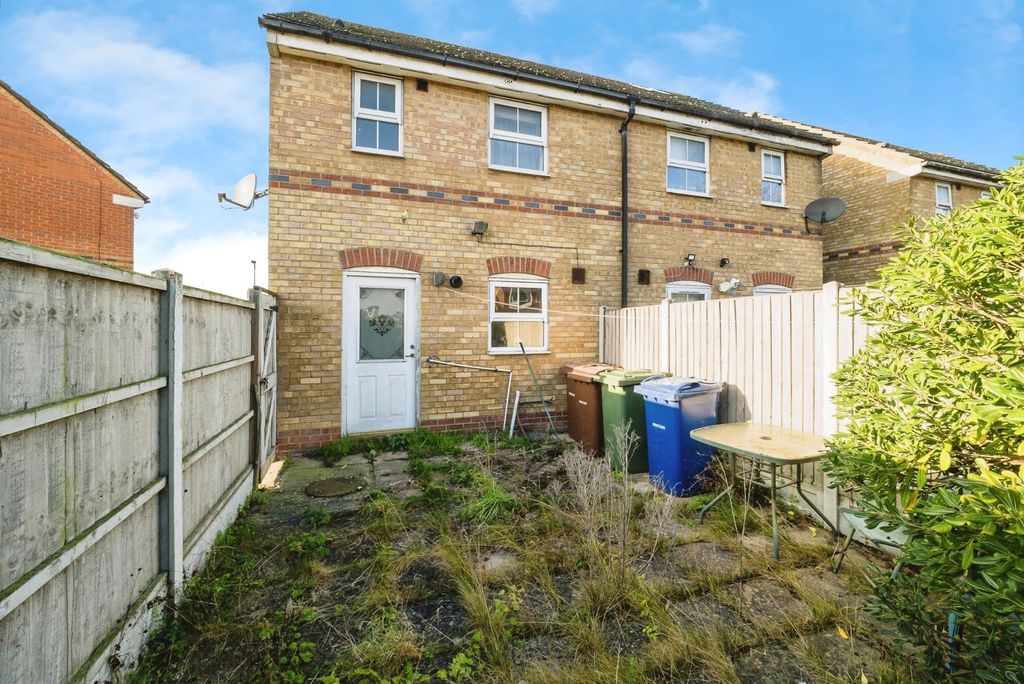 Property photo 2 of 11 Rear